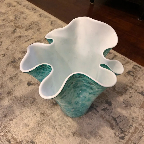 Murano Style Handblown Handkerchief Glass Vase - Picture 3 of 8